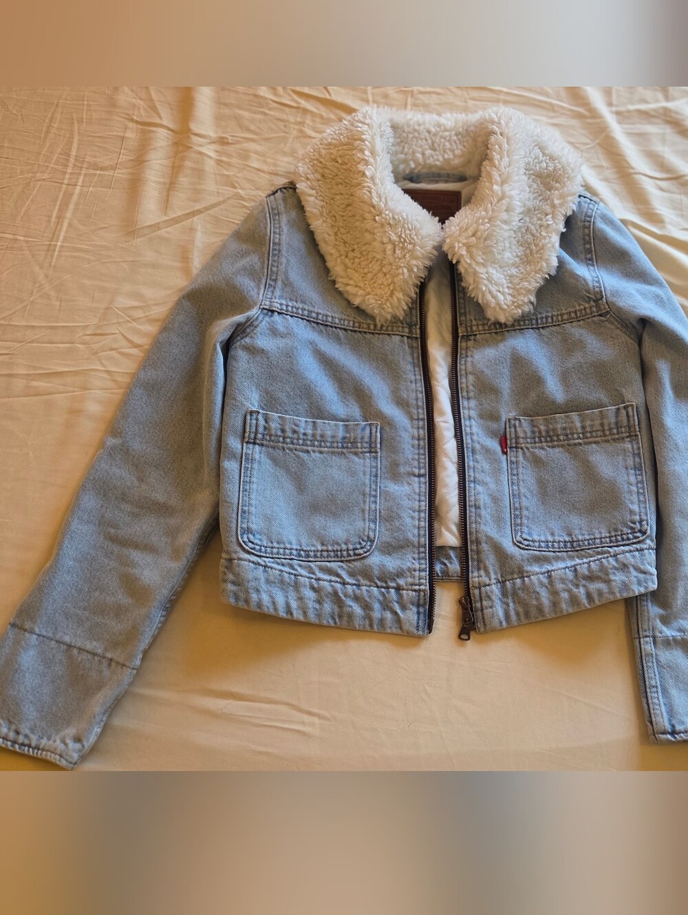 Levis Cropped Denim Jacket W/ Over-sized Sherpa-Lined Collar